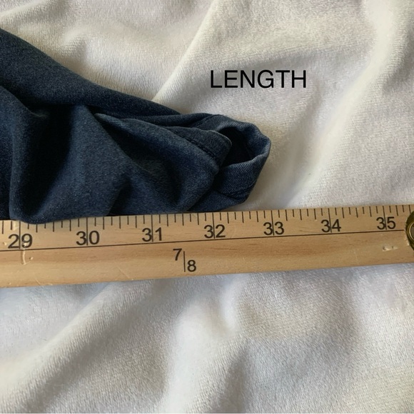 Woman’s VTG Guess Jeggings (25) - Picture 9 of 12